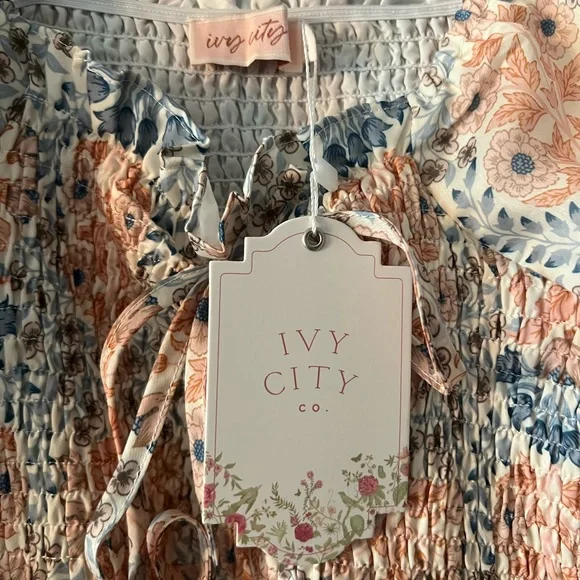 Ivy City Co Peach and Blue Floral Maxi Dress - Picture 5 of 6